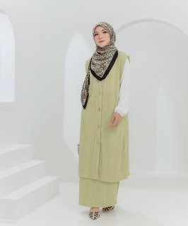 CARDI SUIT IRONLESS IN APPLE GREEN
