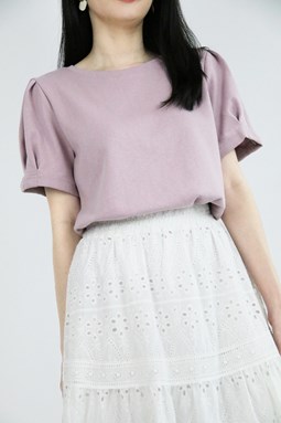 PUFFED SLEEVES BASIC TOP IN LILAC