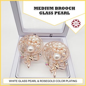 Medium Brooch White Glass Pearl Sabah (2 pieces per set)