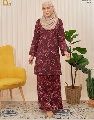 KURUNG PAHANG BATIK DAMIA PS5-3 in Maroon