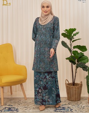 KURUNG PAHANG BATIK DAMIA PS17-1 in Dark Purple