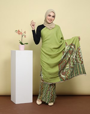 BATIK LUKIS MODEN ELY 81 in Green Banana