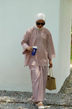 KURUNG BATIK FATEEMA ( Nude Stripe 002 )