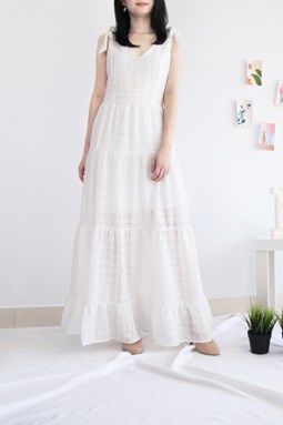 V-NECK RIBBON TIERED MAXI DRESS IN WHITE