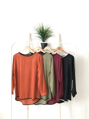 AINUL LOOSE TOP