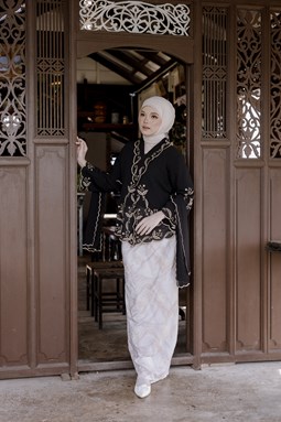 KEBAYA SERUNI ( Black )