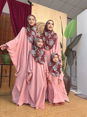 KAFTAN KELAMBU STRAWBERRY SMOOTHIE (KIDS S)