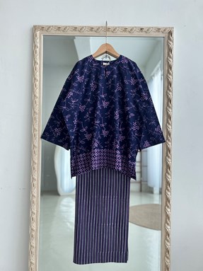 KURUNG BATIK FATEEMA ( Purple Stripes )