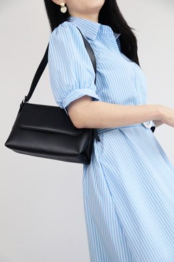 FRONT FLAP STRUCTURED SLING BAG IN BLACK