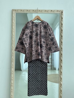 KURUNG BATIK FATEEMA ( Dusty Pink Black )
