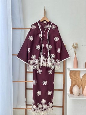 NAURA KURUNG ( BURGUNDY )
