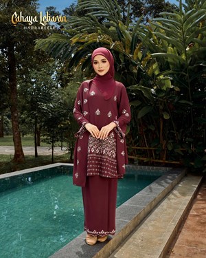 KHADIJA KURUNG - MAROON