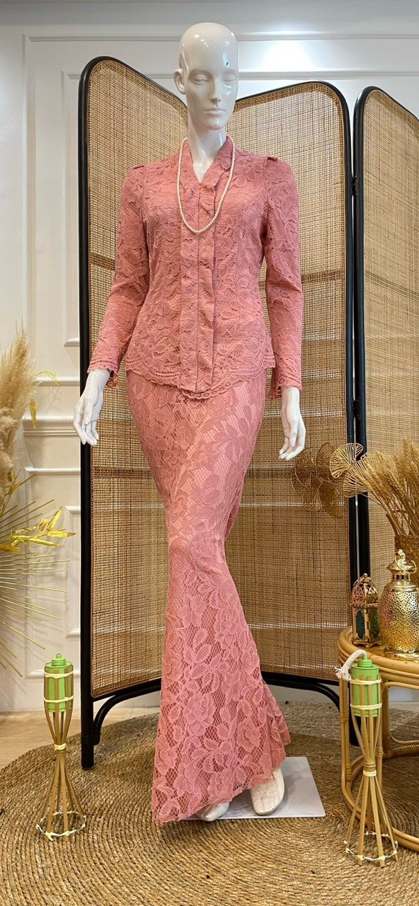 ZULISA KEBAYA LACE JENTAYU BRAVO BOUTIQUE