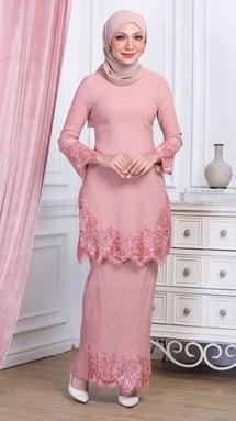 RAEESA KURUNG   🎀