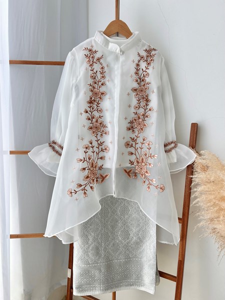 KURUNG LARAA