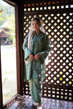 KURUNG TANJUNG ( KT003 DUSTY GREEN )