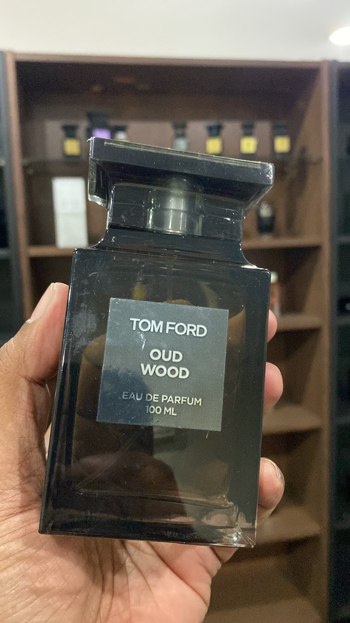 超歓迎 TOM FORD トムフォード OUDWOOD ウードウッド 100ml 香水