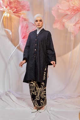 KURUNG CHE KUNTOM ( Black Creme )