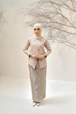 KEBAYA ARUNA ( Creme Brown )