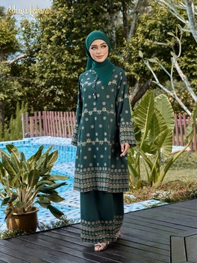 MADURI KURUNG - EMERALD