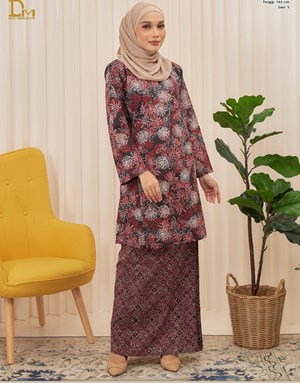 KURUNG PAHANG BATIK DAMIA PS11-2 in Chocolate