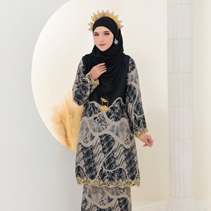 DULCIA BLACK