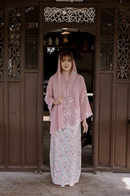 KEBAYA SERUNI ( Pink )