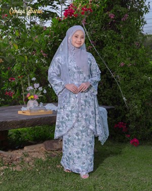 MEMBUNGA - GREEN GREY