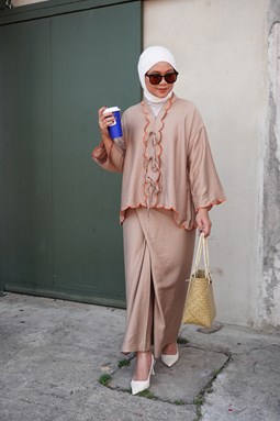 NONA KEBAYA ( LATTE )