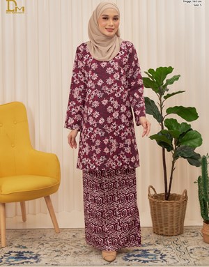 KURUNG PAHANG BATIK DAMIA PS15-1 in Plum