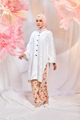 KURUNG CHE KUNTOM ( White 3d )