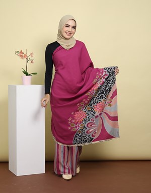 BATIK LUKIS MODEN LZ 17 in Magenta