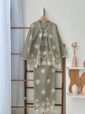 NAURA KURUNG ( SAGE GREEN )