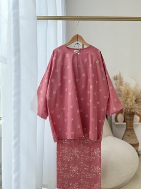 KURUNG BATIK FATEEMA ( PINK ABSTRACT )