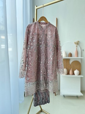 KURUNG AMINA