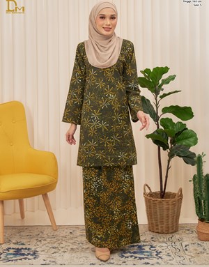 KURUNG PAHANG BATIK DAMIA PS5-2 in Dark Olive