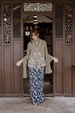 KEBAYA SERUNI ( Olive Green )