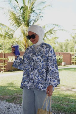 ZEINAB BATIK TOP ( White Blue 016 )