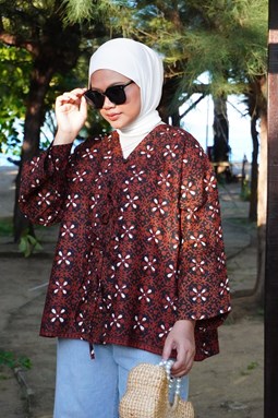 ZEINAB BATIK TOP ( Classic LC017 )