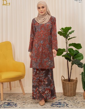 KURUNG PAHANG BATIK DAMIA PS17-2 in Rusty