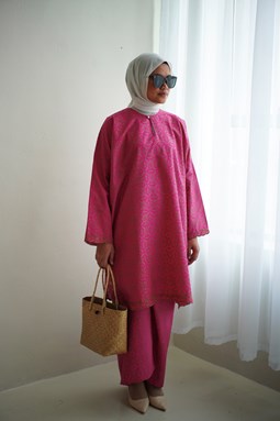SERI ANGGUN KURUNG ( SA Magenta )
