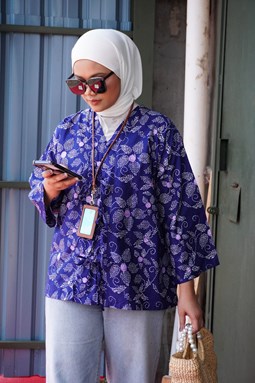 ZEINAB BATIK TOP ( VIOLET FLOWER )