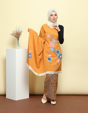 BATIK TIARAZ ZAA 26 in Orange