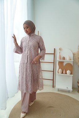 Kebaya Puteri Gunung Maleeka  - Pink