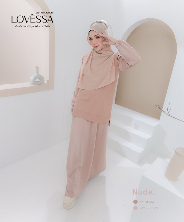 LOVESSA SUIT IRONLESS IN NUDE