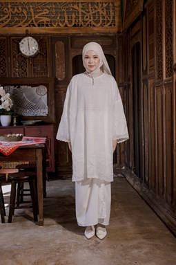KURUNG ORKED  ( Offwhite )