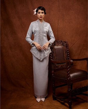 PUTERI BULAN (KEBAYA)