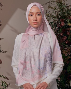 NOSTALGIA RAYA SHAWL: RAMA-RAMA