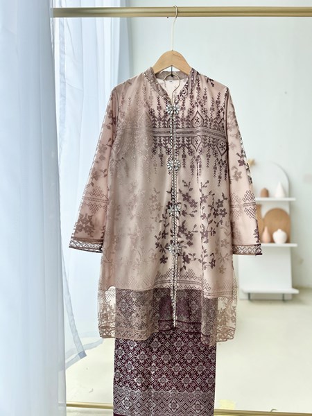 KURUNG JUWITA ( With Songket )