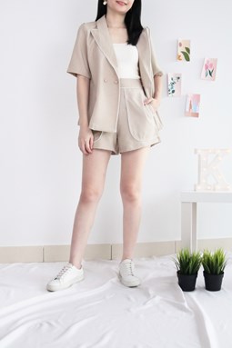 CONTRAST TRIM BLAZER AND SHORTS SET IN BEIGE